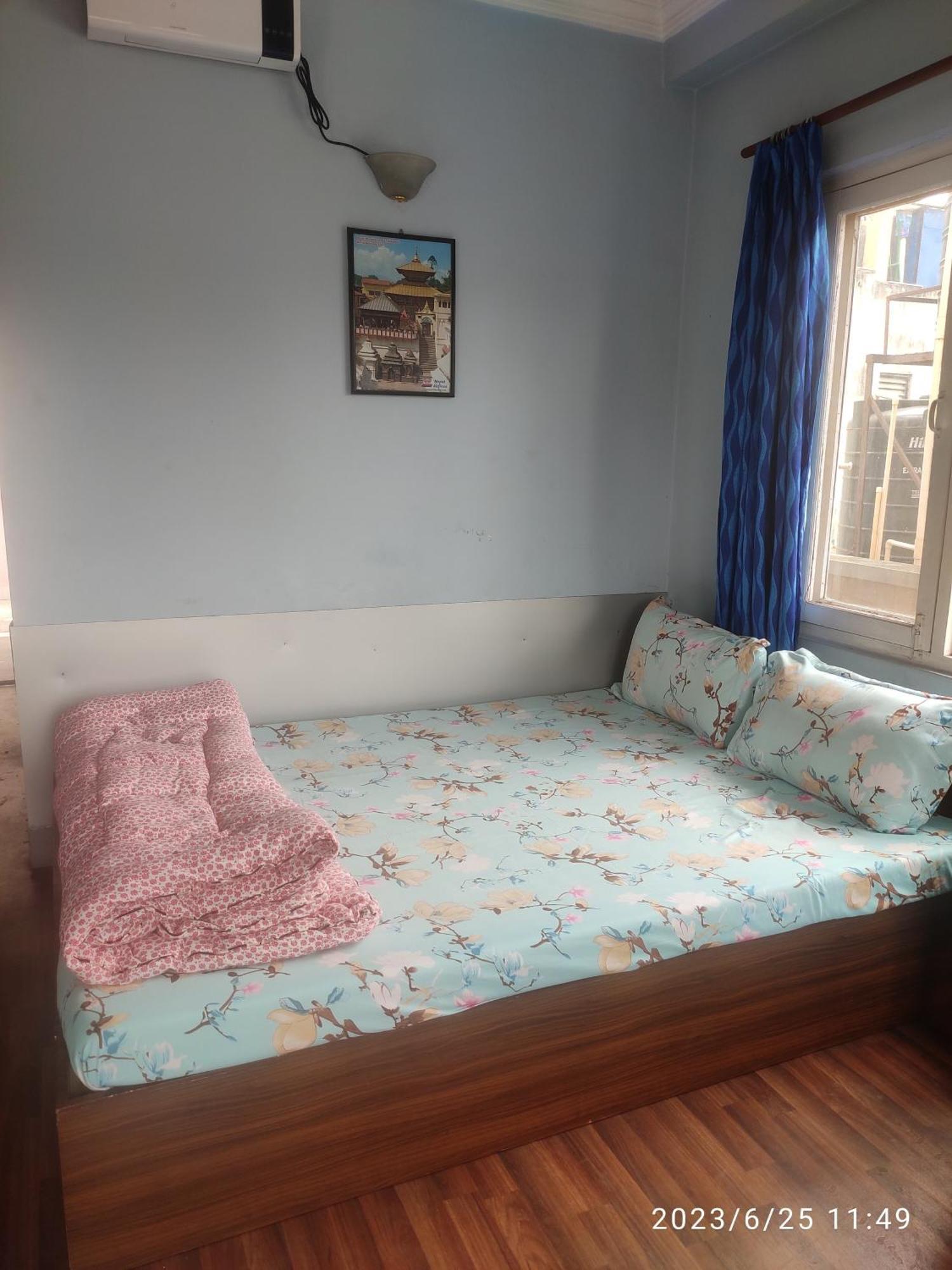 Kathmandu Home Stay & Hostel Екстер'єр фото