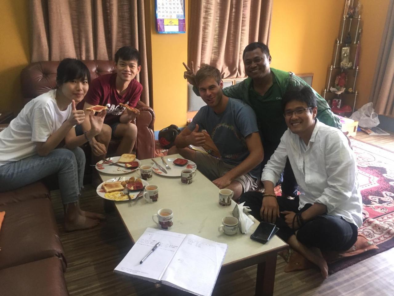 Kathmandu Home Stay & Hostel Екстер'єр фото