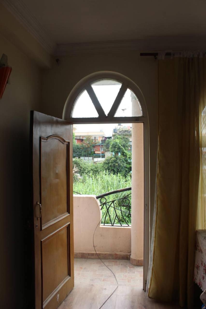 Kathmandu Home Stay & Hostel Екстер'єр фото