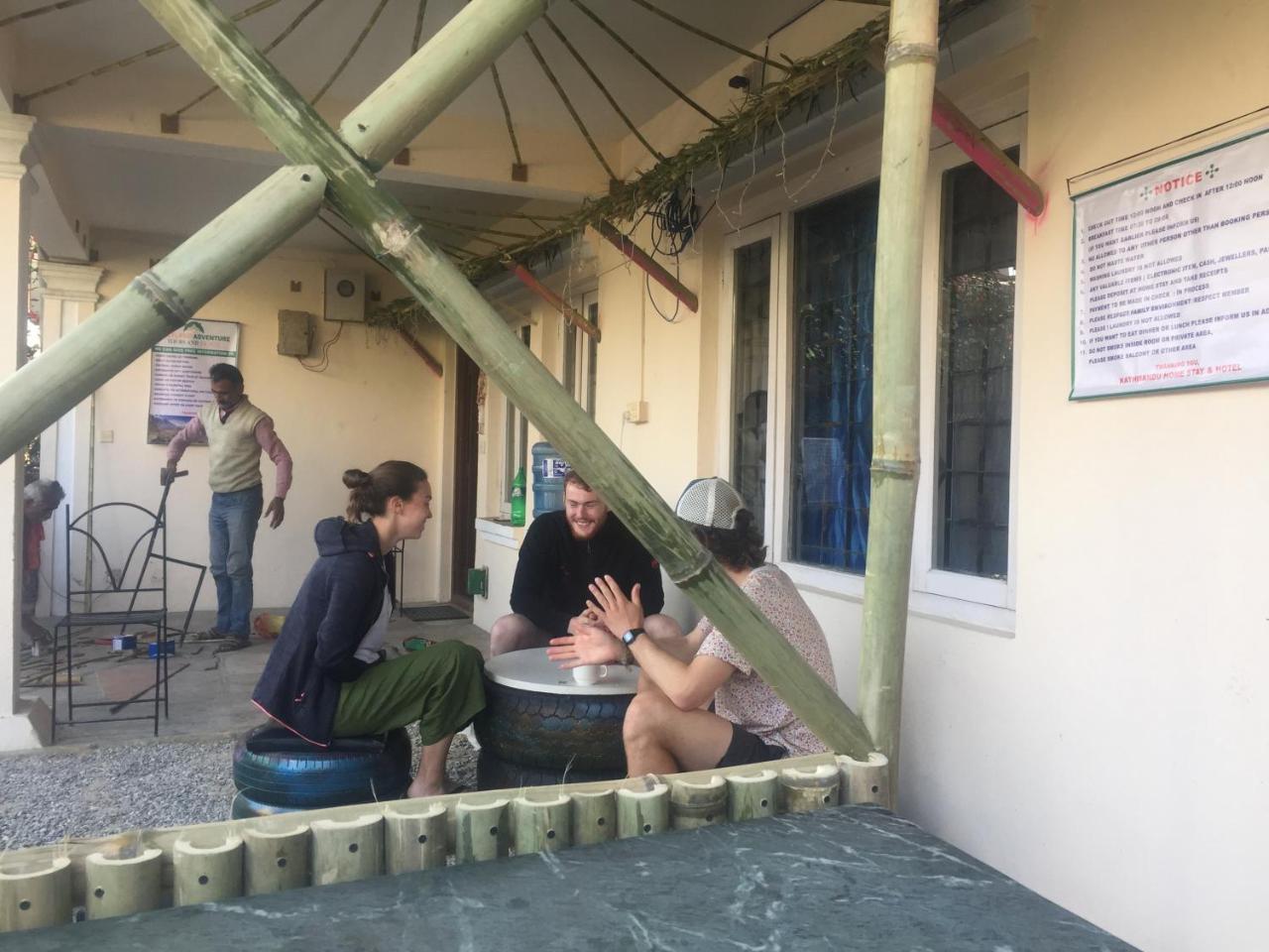 Kathmandu Home Stay & Hostel Екстер'єр фото
